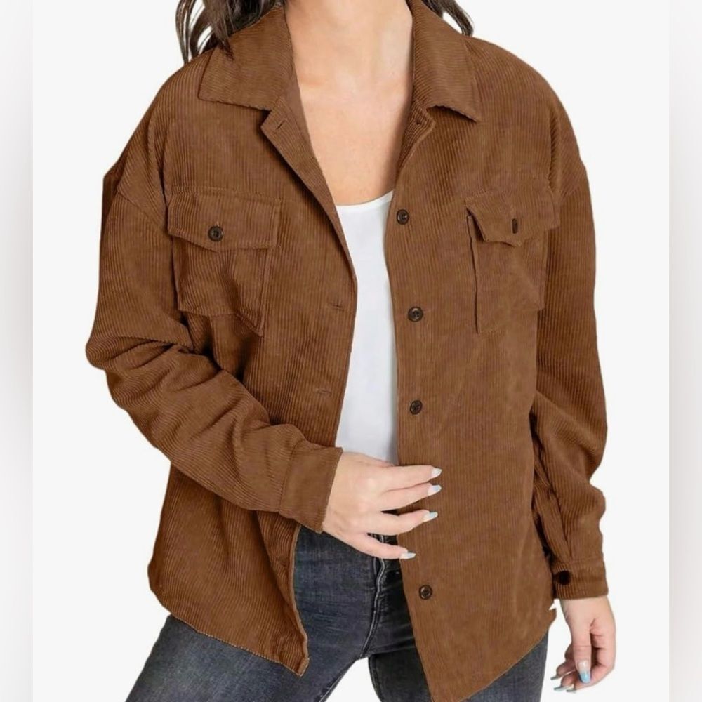 15 Soft corduroy buttons down shirt